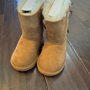 New UGG Kids Tan Boots